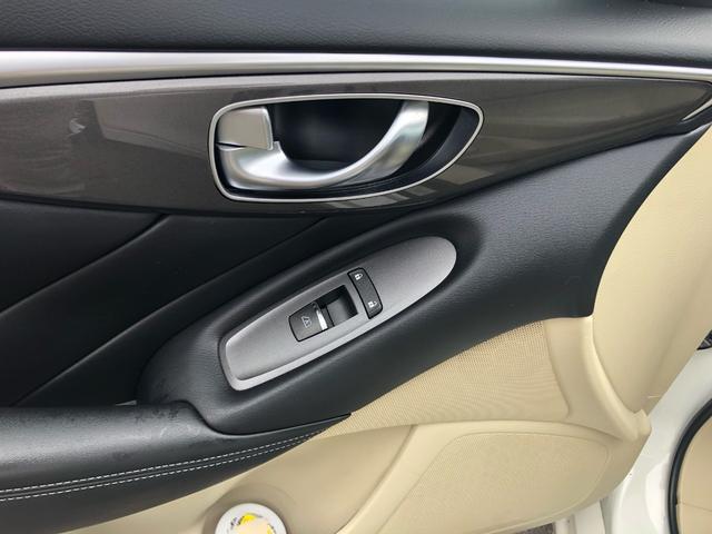 スカイライン ハイブリッド　ＧＴ　タイプＰ　クリアランスソナー　アルミホイール　ＬＥＤヘッドランプ　ＡＴ　盗難防止システム　衝突安全ボディ　ＡＢＳ　ＥＳＣ　エアコン　パワーステアリング　パワーウィンドウ　パイロット２　サンルーフ（38枚目）