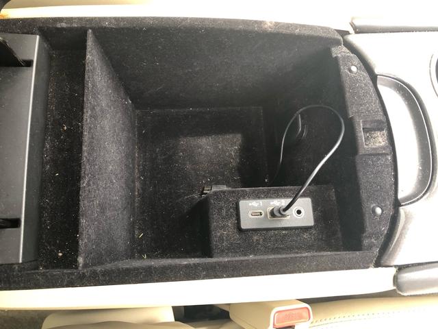 スカイライン ハイブリッド　ＧＴ　タイプＰ　クリアランスソナー　アルミホイール　ＬＥＤヘッドランプ　ＡＴ　盗難防止システム　衝突安全ボディ　ＡＢＳ　ＥＳＣ　エアコン　パワーステアリング　パワーウィンドウ　パイロット２　サンルーフ（55枚目）