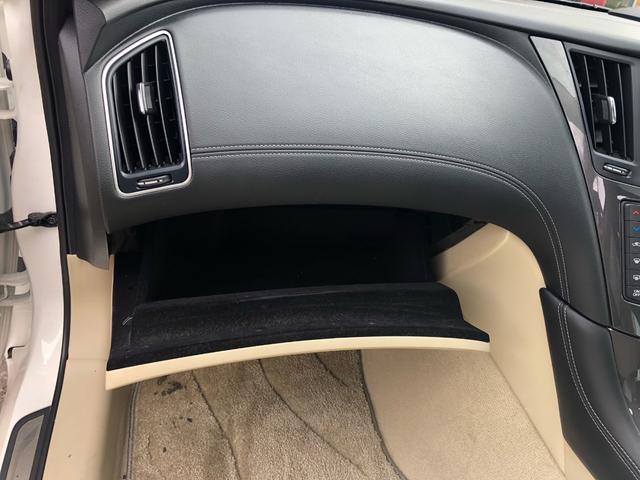 スカイライン ハイブリッド　ＧＴ　タイプＰ　クリアランスソナー　アルミホイール　ＬＥＤヘッドランプ　ＡＴ　盗難防止システム　衝突安全ボディ　ＡＢＳ　ＥＳＣ　エアコン　パワーステアリング　パワーウィンドウ　パイロット２　サンルーフ（56枚目）
