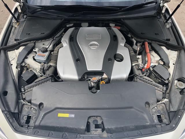 スカイライン ハイブリッド　ＧＴ　タイプＰ　クリアランスソナー　アルミホイール　ＬＥＤヘッドランプ　ＡＴ　盗難防止システム　衝突安全ボディ　ＡＢＳ　ＥＳＣ　エアコン　パワーステアリング　パワーウィンドウ　パイロット２　サンルーフ（65枚目）