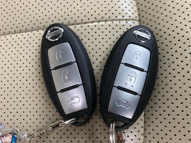スカイライン ハイブリッド　ＧＴ　タイプＰ　クリアランスソナー　アルミホイール　ＬＥＤヘッドランプ　ＡＴ　盗難防止システム　衝突安全ボディ　ＡＢＳ　ＥＳＣ　エアコン　パワーステアリング　パワーウィンドウ　パイロット２　サンルーフ（73枚目）
