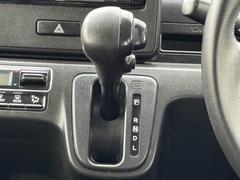 必ず使用するシフトレバー。確りと確認したいですね。 6