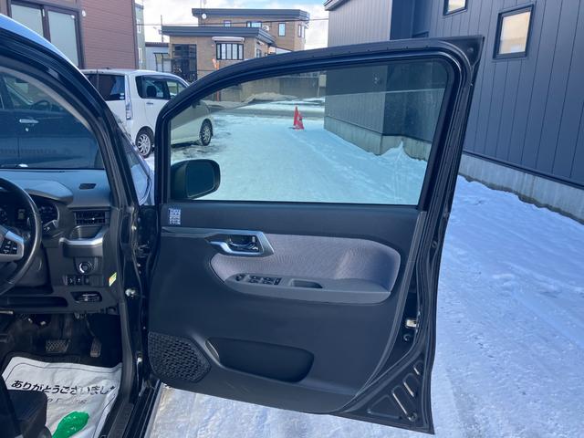 ステラ カスタムＲＳ　スマートアシスト　４ＷＤ　修復歴無し　本州仕入れ　スマートアシストＩＩ　エコアイドル　インタークーラーターボ　地デジ　バックモニター　キーレス　スマートキー　盗難防止システム　衝突安全ボディ（29枚目）