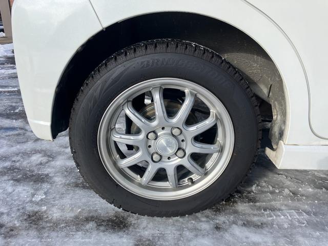 ムーヴ カスタム　ＸスマートセレクションＳＮ　４ＷＤ　Ｂカメラ　アイドリングストップ　衝突安全ボディ　ＬＥＤヘッドランプ　オートエアコン　盗難防止装置　ナビ　ＡＢＳ　寒冷地仕様　助手席エアバッグ　Ｓキー　ベンチシート　パワーウィンドウ　エアバック（3枚目）