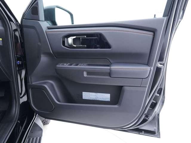 トライトン GSR BFグッドリッチタイヤ RAYSホイール クロスロードバンパーガード 純正9インチスマホ連携ナビ ETC マルチアラウンドモニター 純正ホイールアーチモール 社外マフラー(38枚目)