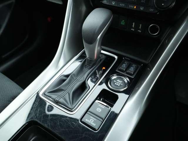 エクリプスクロス ブラックエディション 純正スマホ連携8インチナビ マルチアラウンドモニター 電動サンルーフ&ルーフレール 電動リアゲート ヘッドアップディスプレイ(17枚目)