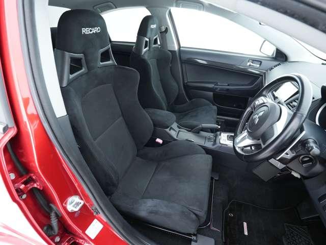 ランサー ＧＳＲエボリューションＸ　フロントグリルメッキモール　バンパー中央部グレー塗装　グリルラスシルバー塗装　フロントフォグランプ　夏冬タイヤセット　ナビ　ドライブレコーダー　ＥＴＣ　エンジンスターター（9枚目）