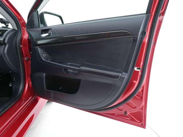 ランサー ＧＳＲエボリューションＸ　フロントグリルメッキモール　バンパー中央部グレー塗装　グリルラスシルバー塗装　フロントフォグランプ　夏冬タイヤセット　ナビ　ドライブレコーダー　ＥＴＣ　エンジンスターター（28枚目）