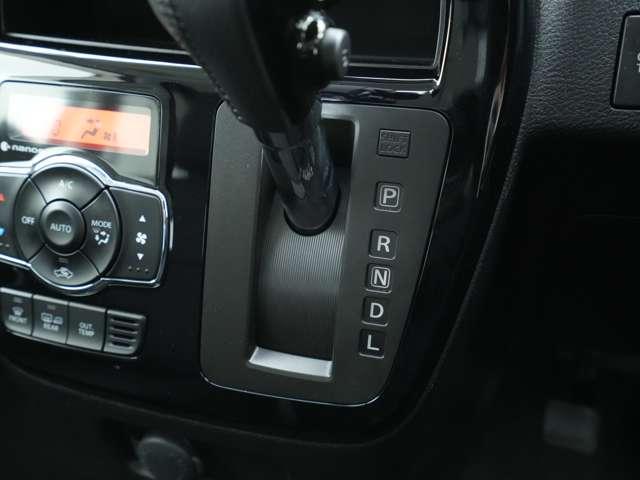 デリカD:2 カスタムハイブリッドMV 7.7型ワイドナビ Bカメラ ドラレコ エンジンスターター 両側電動スライドドア シートヒーター Bluetooth機能 4WD オートクルーズコントロール 衝突防止システム レーンアシスト フルセグ(15枚目)