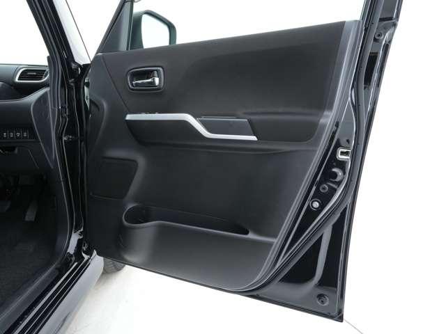 デリカD:2 カスタムハイブリッドMV 7.7型ワイドナビ Bカメラ ドラレコ エンジンスターター 両側電動スライドドア シートヒーター Bluetooth機能 4WD オートクルーズコントロール 衝突防止システム レーンアシスト フルセグ(32枚目)