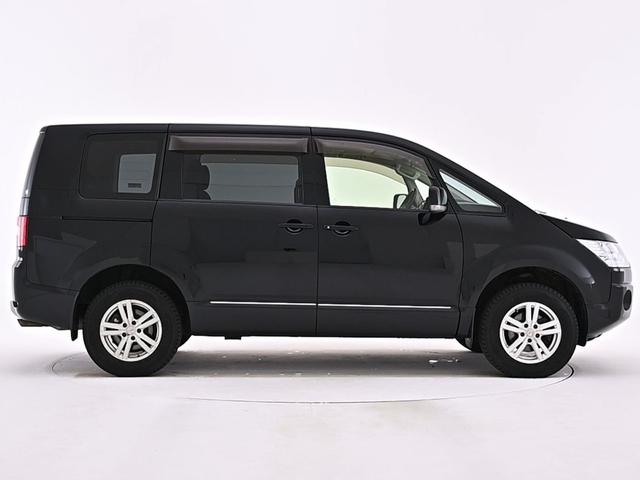 デリカD:5 D パワーパッケージ 夏冬タイヤセット バックカメラ ナビ 純正エンジンスターター 横滑り防止装置 ETC クルーズコントロール(3枚目)