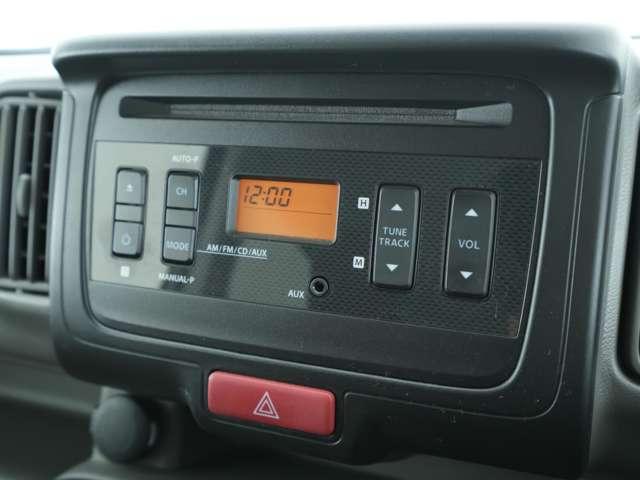 ミニキャブバン ブラボー CDオーディオ 切替式4WD 寒冷地仕様車 フルフラットシート 夏冬タイヤセット有 コンビニフック(4枚目)