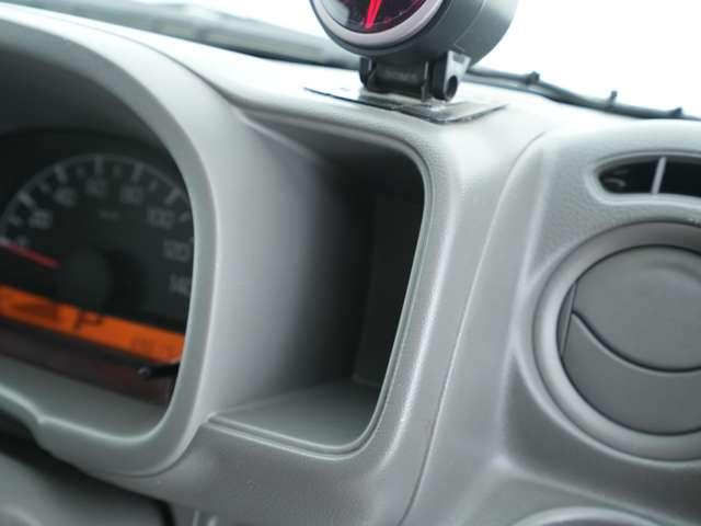 ミニキャブバン ブラボー CDオーディオ 切替式4WD 寒冷地仕様車 フルフラットシート 夏冬タイヤセット有 コンビニフック(22枚目)