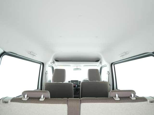 ミニキャブバン ブラボー CDオーディオ 切替式4WD 寒冷地仕様車 フルフラットシート 夏冬タイヤセット有 コンビニフック(24枚目)