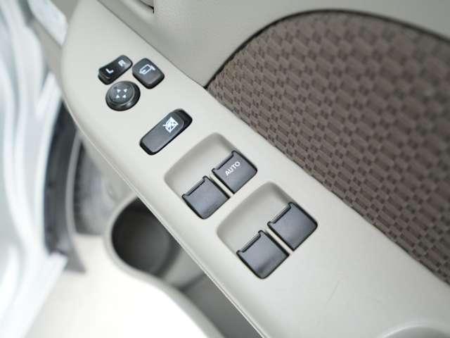 ミニキャブバン ブラボー CDオーディオ 切替式4WD 寒冷地仕様車 フルフラットシート 夏冬タイヤセット有 コンビニフック(26枚目)