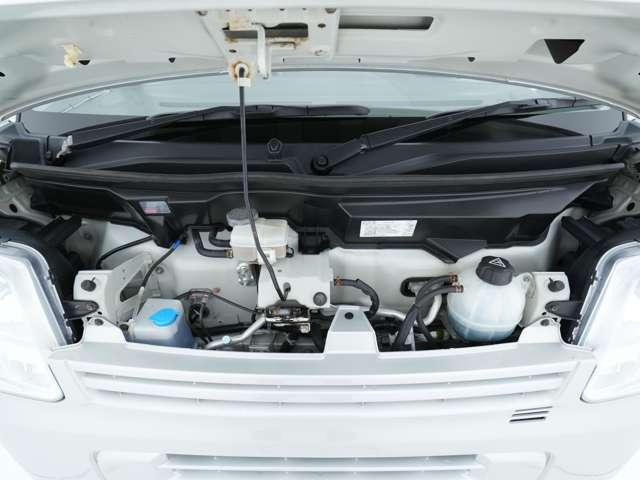 ミニキャブバン ブラボー CDオーディオ 切替式4WD 寒冷地仕様車 フルフラットシート 夏冬タイヤセット有 コンビニフック(29枚目)