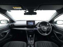 インパネ廻りと運転席です！シンプルにスッキリとまとまったインパネ廻りは運転操作に迷いにくくなっております！ 6