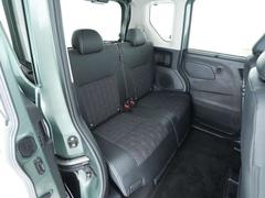 後席☆小さなお子様ならば立ったままでもお着替えが出来る天井の高さを確保しており、子育て世代の方にもうれしい広々とした空間が広がっております☆ 7