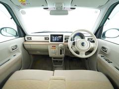 インパネ廻りと運転席です！シンプルにスッキリとまとまったインパネ廻りは運転操作に迷いにくくなっております！ 6