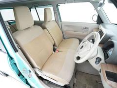 運転席です！ベンチシートタイプのため座席を広く活用することが可能♪長時間の運転でも疲れにくいドライブが出来ます☆ 7