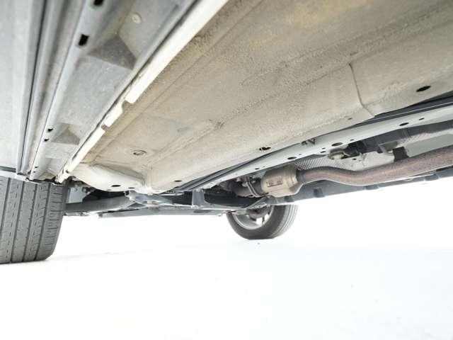 エクリプスクロス ブラックエディション 純正8インチスマホ連携ナビ マルチアラウンドモニター 純正ブラックアルミ ヘッドアップディスプレイ サンルーフ ルーフレール(28枚目)