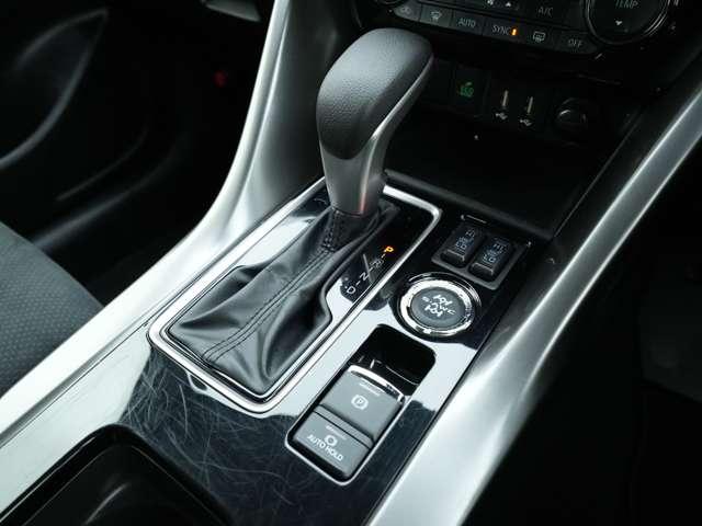 エクリプスクロス ブラックエディション サンルーフ 電動シート ハーフレザーシート ルーフレール 純正8インチスマホ連携ナビ シートヒーター ハンドルヒーター ブラインドスポットモニター(15枚目)