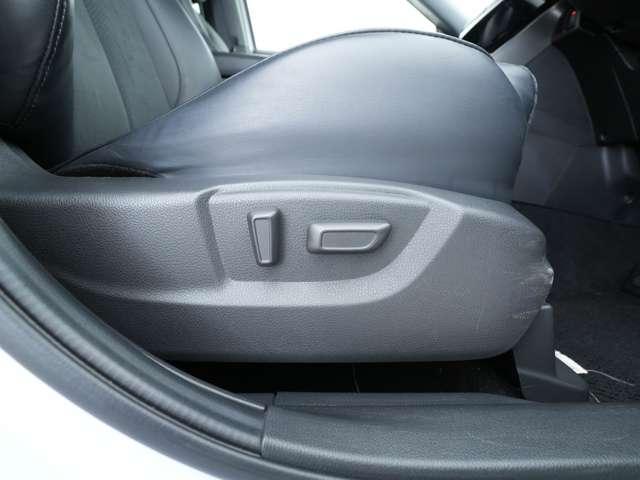 エクリプスクロス ブラックエディション サンルーフ 電動シート ハーフレザーシート ルーフレール 純正8インチスマホ連携ナビ シートヒーター ハンドルヒーター ブラインドスポットモニター(21枚目)