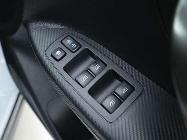 エクリプスクロス ブラックエディション サンルーフ 電動シート ハーフレザーシート ルーフレール 純正8インチスマホ連携ナビ シートヒーター ハンドルヒーター ブラインドスポットモニター(28枚目)