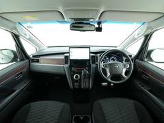 内装には木目調のパネルが使用されており、気品ある車内を演出してくれます！インパネ周辺は様々な機能を備えながらも扱いやすくスッキリとまとまっております！ 5