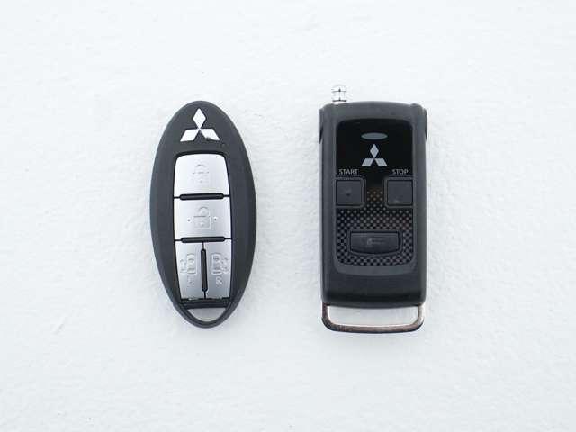 デリカミニ Ｔ　プレミアム　前後エンブレム　マッドフラップ　バンパーガード（ＤＡＮＳＨＡＱ）　マフラーカッター　リフトアップ　ＲＡＹＳホイール　サイドバナーステッカー　ワンオーナー　純正９型ディスプレイオーディオ（13枚目）