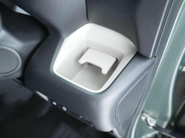 デリカミニ Ｔ　プレミアム　前後エンブレム　マッドフラップ　バンパーガード（ＤＡＮＳＨＡＱ）　マフラーカッター　リフトアップ　ＲＡＹＳホイール　サイドバナーステッカー　ワンオーナー　純正９型ディスプレイオーディオ（31枚目）