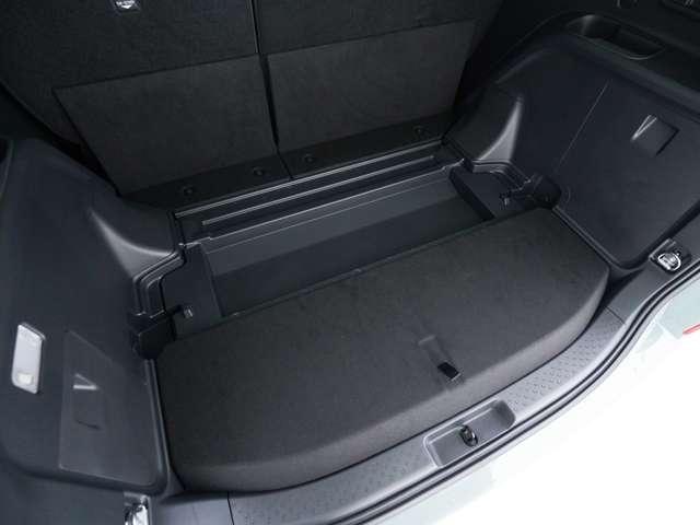 シエンタ ハイブリッドＺ　ナビ　全周囲カメラ　後部ドライブレコーダー　ＥＴＣ　夏冬タイヤセット有　両側電動スライドドア　１５００Ｗ給電　シートヒーター　ブラインドスポットモニター（22枚目）