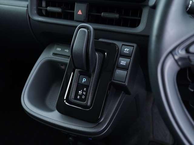 シエンタ ハイブリッドＺ　ナビ　全周囲カメラ　後部ドライブレコーダー　ＥＴＣ　夏冬タイヤセット有　両側電動スライドドア　１５００Ｗ給電　シートヒーター　ブラインドスポットモニター（28枚目）