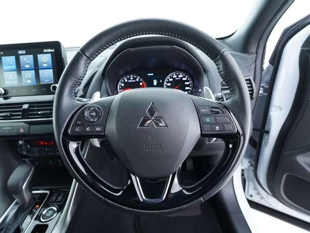 アダプティブクルーズコントロールがついています♪速度を設定すればアクセルを踏まなくてもスピードを保ってくれるので長距離運転も快適です♪