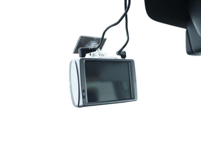 デリカＤ：２ ハイブリッドＭＺ　ＣＤオーディオ　エンジンスターター　ドライブレコーダー　ＥＴＣ　両側電動スライドドア　クルーズコントロール　シートヒーター　夏冬タイヤセット有　シートバックテーブル（6枚目）