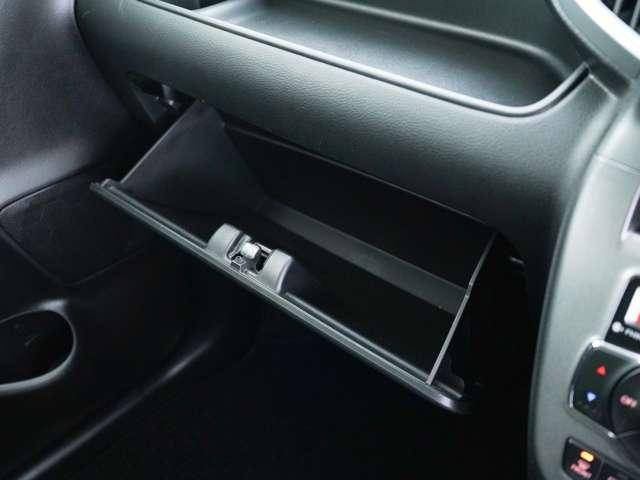 デリカＤ：２ ハイブリッドＭＺ　ＣＤオーディオ　エンジンスターター　ドライブレコーダー　ＥＴＣ　両側電動スライドドア　クルーズコントロール　シートヒーター　夏冬タイヤセット有　シートバックテーブル（25枚目）