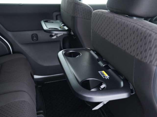 デリカＤ：２ ハイブリッドＭＺ　ＣＤオーディオ　エンジンスターター　ドライブレコーダー　ＥＴＣ　両側電動スライドドア　クルーズコントロール　シートヒーター　夏冬タイヤセット有　シートバックテーブル（30枚目）