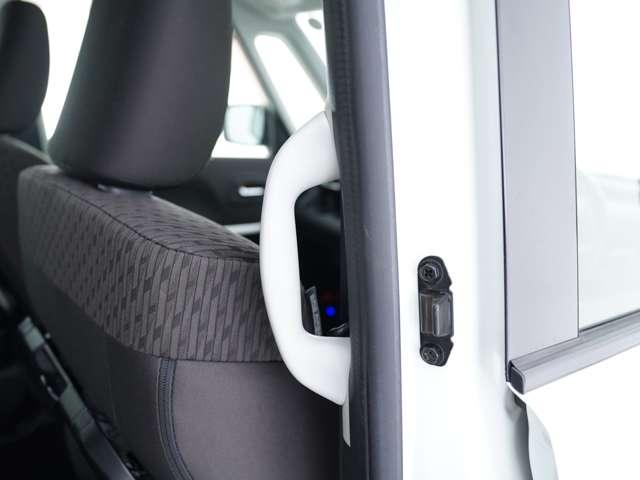 デリカＤ：２ ハイブリッドＭＺ　ＣＤオーディオ　エンジンスターター　ドライブレコーダー　ＥＴＣ　両側電動スライドドア　クルーズコントロール　シートヒーター　夏冬タイヤセット有　シートバックテーブル（33枚目）