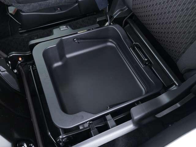 デリカＤ：２ ハイブリッドＭＺ　ＣＤオーディオ　エンジンスターター　ドライブレコーダー　ＥＴＣ　両側電動スライドドア　クルーズコントロール　シートヒーター　夏冬タイヤセット有　シートバックテーブル（37枚目）