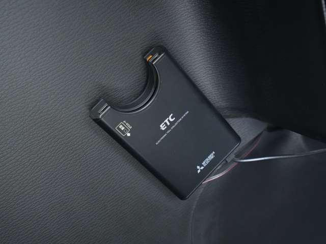 デリカD:5 G パワーパッケージ 純正10.1型ナビ バックカメラ マッドフラップ 電動シート 両側電動スライドドア 純正エンジンスターター 横滑り防止装置 パドルシフト(19枚目)