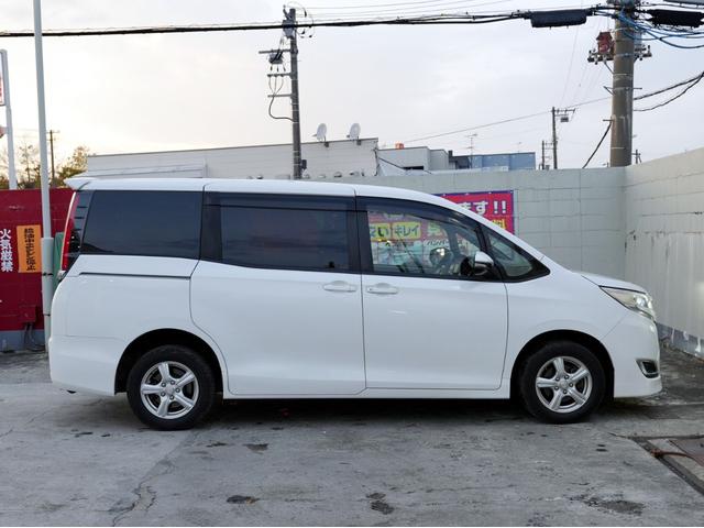 ノア G 4WD 1オーナー 寒冷地仕様 衝突回避支援パッケージ 8人乗り ナビTV バックモニター エンジンスターター(4枚目)