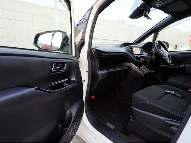 ノア G 4WD 1オーナー 寒冷地仕様 衝突回避支援パッケージ 8人乗り ナビTV バックモニター エンジンスターター(12枚目)