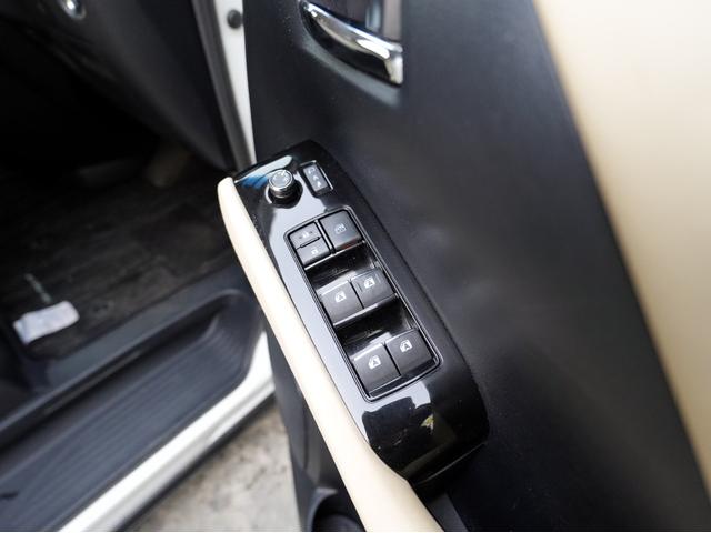 アルファード ２．５Ｘ　４ＷＤ　８人乗り　両側パワースライド　エンジンスターター（29枚目）