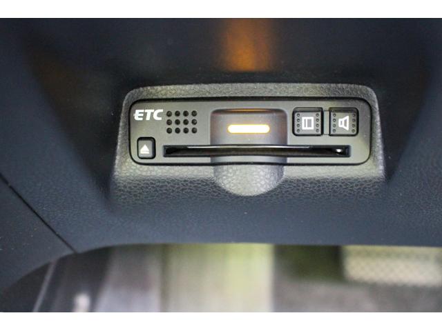 フィット G・10thアニバーサリー ユーザー買取直販・ETC・エンジンスターター・ディスプレイオーディオ・スマートキー・ガイドライン付きバックカメラ・盗難防止システム・衝突安全ボディ・キーレスエントリ・運転席エアバック・助手席エアバック(6枚目)