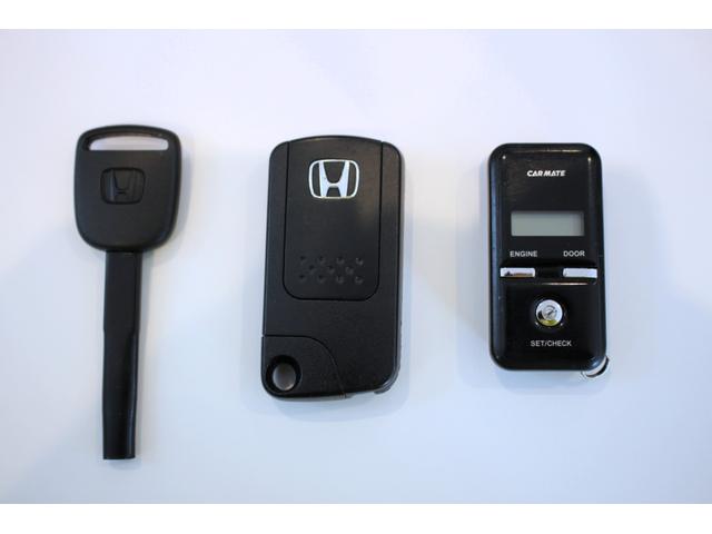 フィット G・10thアニバーサリー ユーザー買取直販・ETC・エンジンスターター・ディスプレイオーディオ・スマートキー・ガイドライン付きバックカメラ・盗難防止システム・衝突安全ボディ・キーレスエントリ・運転席エアバック・助手席エアバック(7枚目)