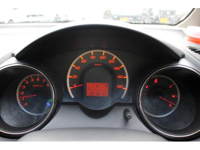 フィット G・10thアニバーサリー ユーザー買取直販・ETC・エンジンスターター・ディスプレイオーディオ・スマートキー・ガイドライン付きバックカメラ・盗難防止システム・衝突安全ボディ・キーレスエントリ・運転席エアバック・助手席エアバック(12枚目)