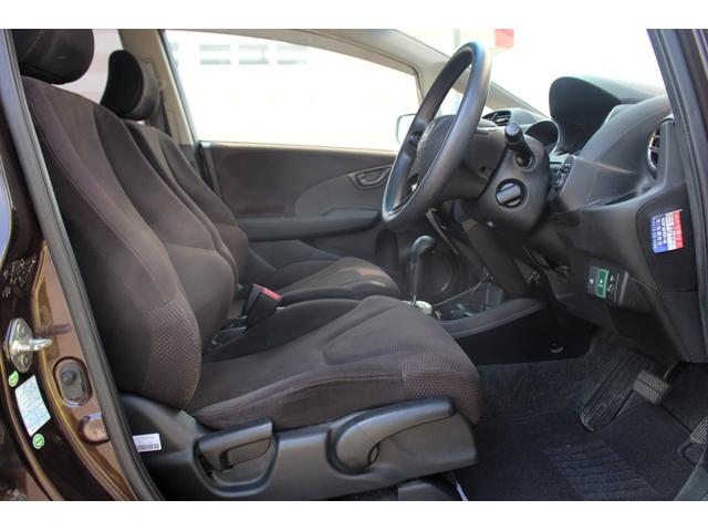 フィット G・10thアニバーサリー ユーザー買取直販・ETC・エンジンスターター・ディスプレイオーディオ・スマートキー・ガイドライン付きバックカメラ・盗難防止システム・衝突安全ボディ・キーレスエントリ・運転席エアバック・助手席エアバック(23枚目)