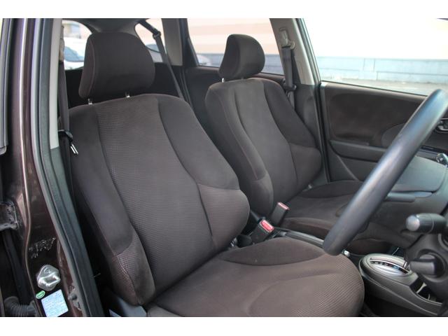 フィット G・10thアニバーサリー ユーザー買取直販・ETC・エンジンスターター・ディスプレイオーディオ・スマートキー・ガイドライン付きバックカメラ・盗難防止システム・衝突安全ボディ・キーレスエントリ・運転席エアバック・助手席エアバック(24枚目)