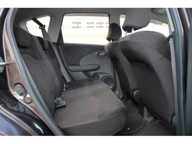 フィット G・10thアニバーサリー ユーザー買取直販・ETC・エンジンスターター・ディスプレイオーディオ・スマートキー・ガイドライン付きバックカメラ・盗難防止システム・衝突安全ボディ・キーレスエントリ・運転席エアバック・助手席エアバック(35枚目)