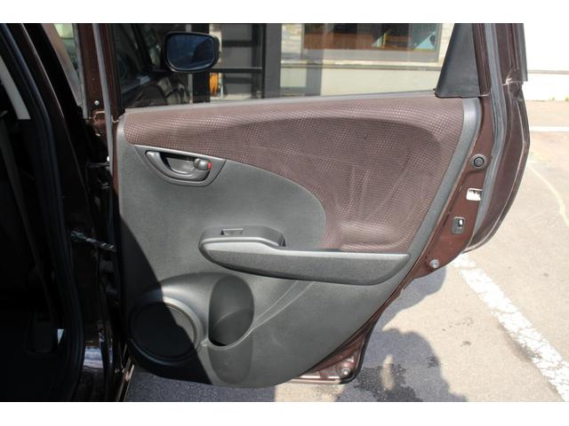 フィット G・10thアニバーサリー ユーザー買取直販・ETC・エンジンスターター・ディスプレイオーディオ・スマートキー・ガイドライン付きバックカメラ・盗難防止システム・衝突安全ボディ・キーレスエントリ・運転席エアバック・助手席エアバック(37枚目)